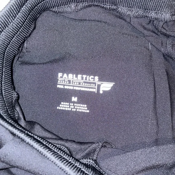 Women’s Fabletics Black Cargo Scrub Pant - Picture 2 of 3